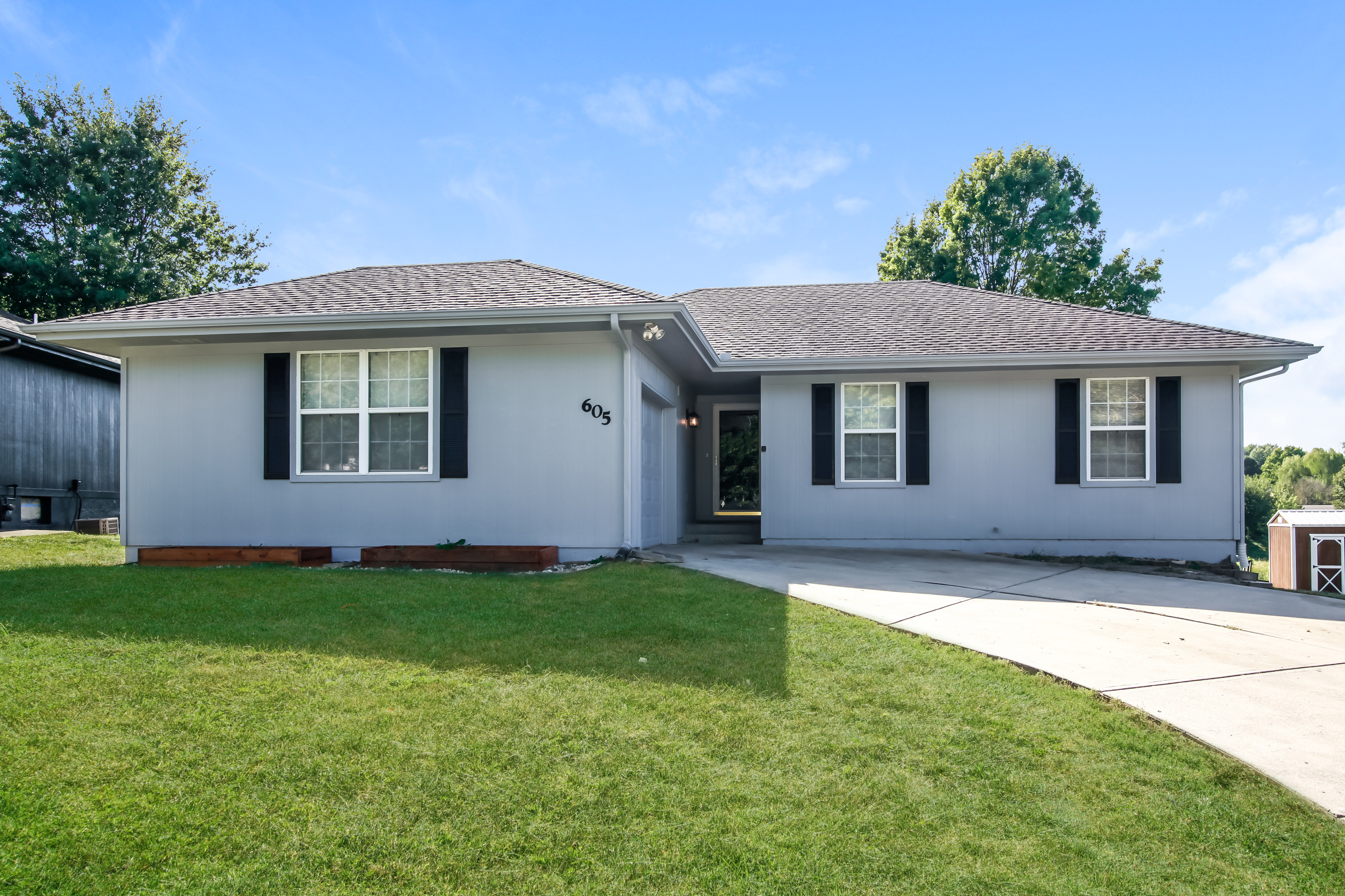 605 BIRCH ST PECULIAR, MO 64078